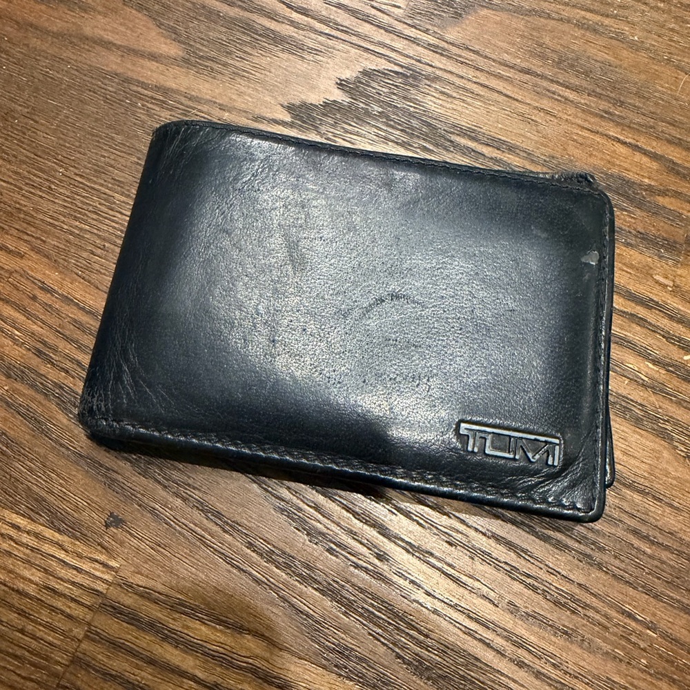 Tumi Classic Black Leather Card Holder